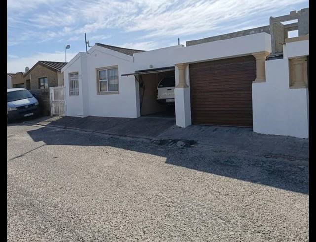 3 BEDROOM FREEHOLD FOR SALE IN MANDELA PARK